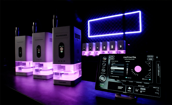 Mini chiller system for hookah cooling station
